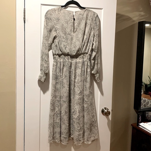 Banana Republic Factory Size 0. Grey and black. Elastic waist & cuffs. - Picture 2 of 5